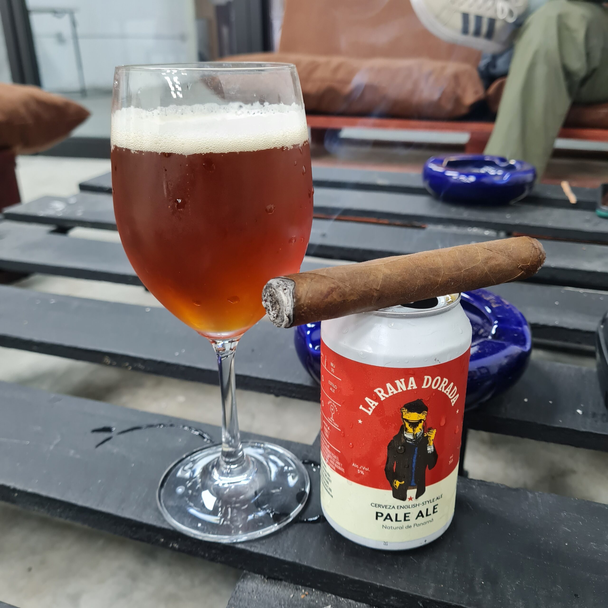 Tardeo Especial 2024 disfrutando la producción de tabacos premium en Montes de Oca con Ron El Galante, La Rana Dorada y Panama Cigar Club en Panamá.