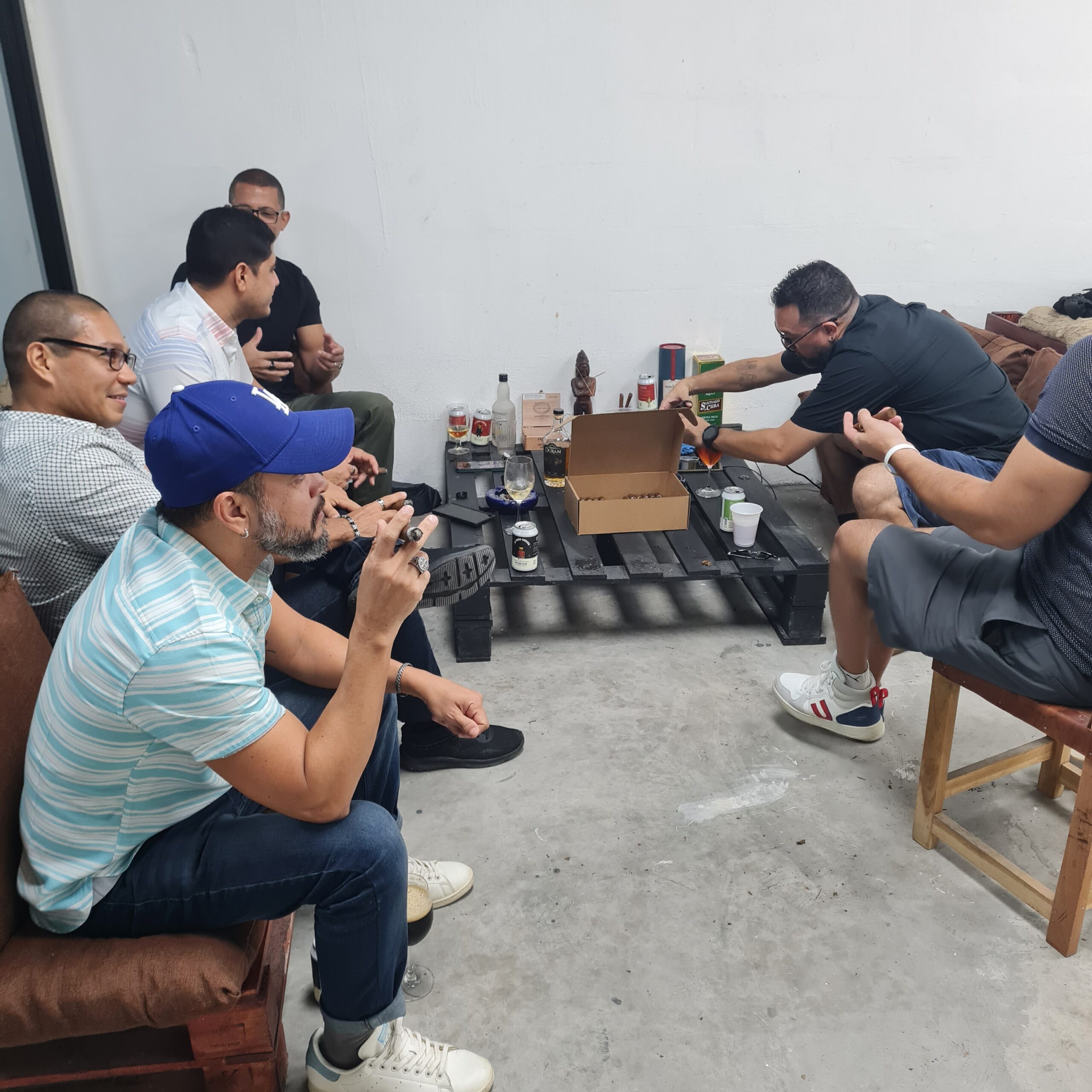 Tardeo Especial 2024 disfrutando la producción de tabacos premium en Montes de Oca con Ron El Galante, La Rana Dorada y Panama Cigar Club en Panamá.