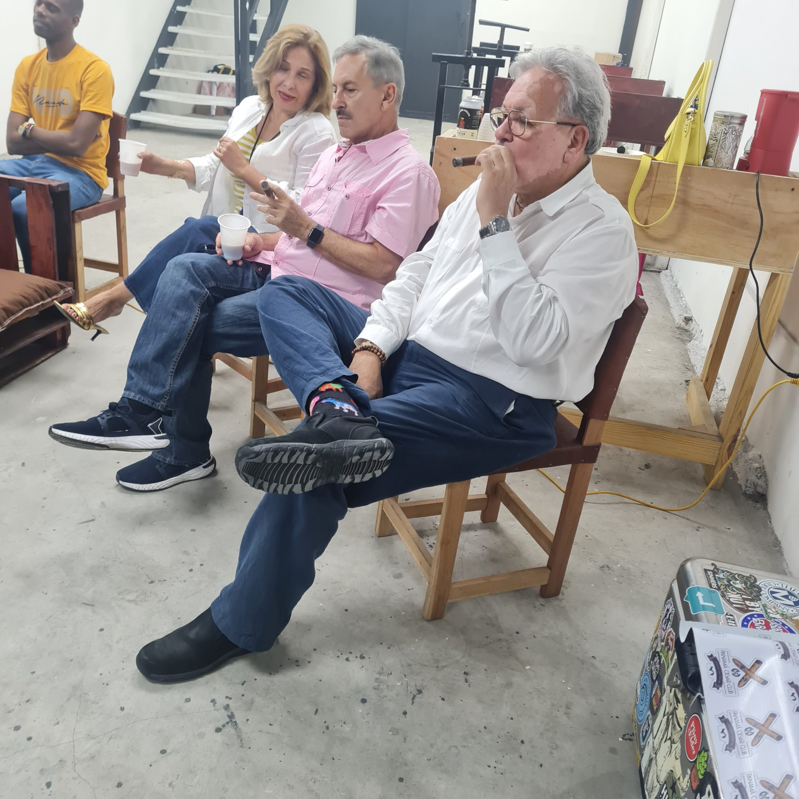 Tardeo Especial 2024 disfrutando la producción de tabacos premium en Montes de Oca con Ron El Galante, La Rana Dorada y Panama Cigar Club en Panamá.