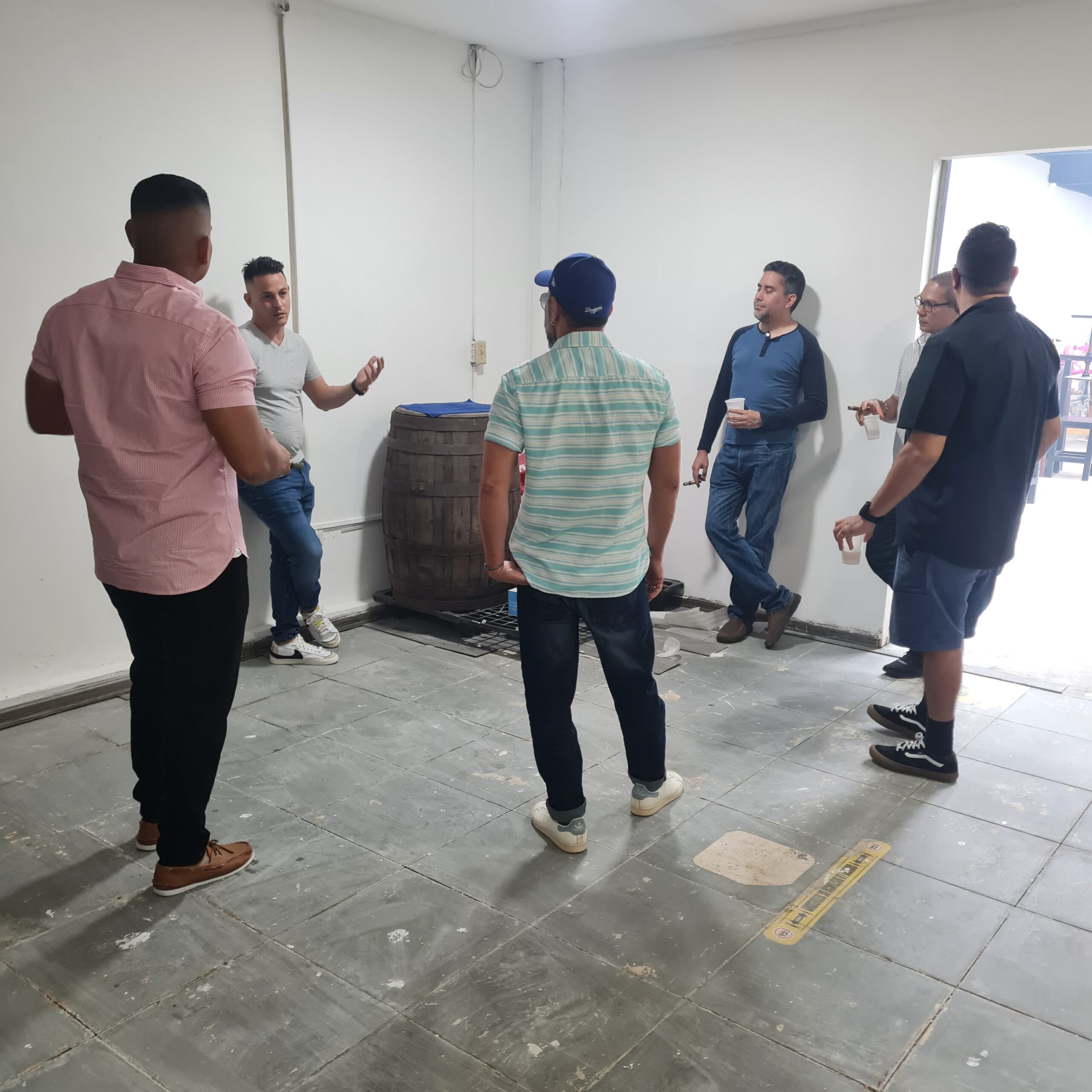 Tardeo Especial 2024 disfrutando la producción de tabacos premium en Montes de Oca con Ron El Galante, La Rana Dorada y Panama Cigar Club en Panamá.