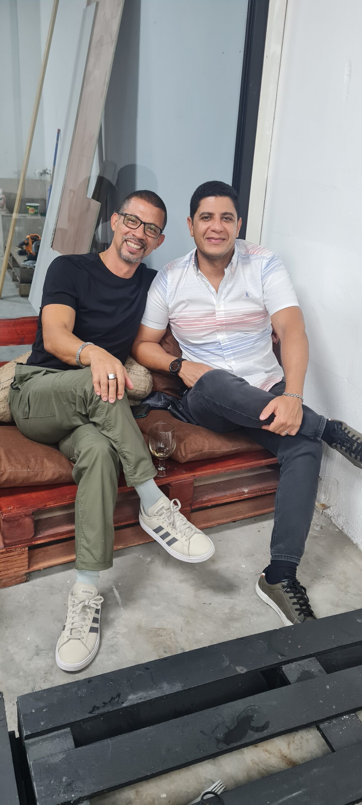 Tardeo Especial 2024 disfrutando la producción de tabacos premium en Montes de Oca con Ron El Galante, La Rana Dorada y Panama Cigar Club en Panamá.